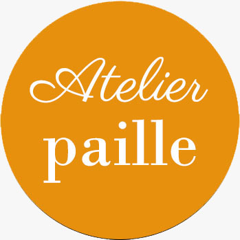 Logo ocre atelier paille sur fond gris